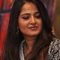 Anushka Shetty at Rudramadevi Movie Press Meet Photos | Picture 1130295