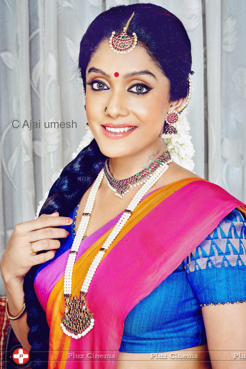 Abhirami Iyer Photoshoot Gallery | Picture 1130699