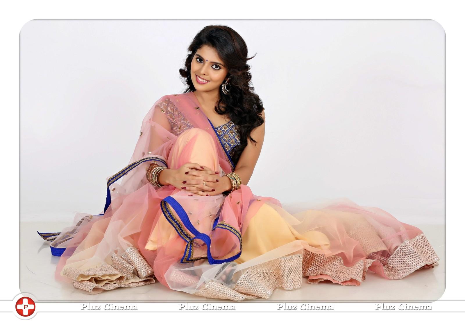 Actress Shravya Photoshoot Stills | Picture 1130682