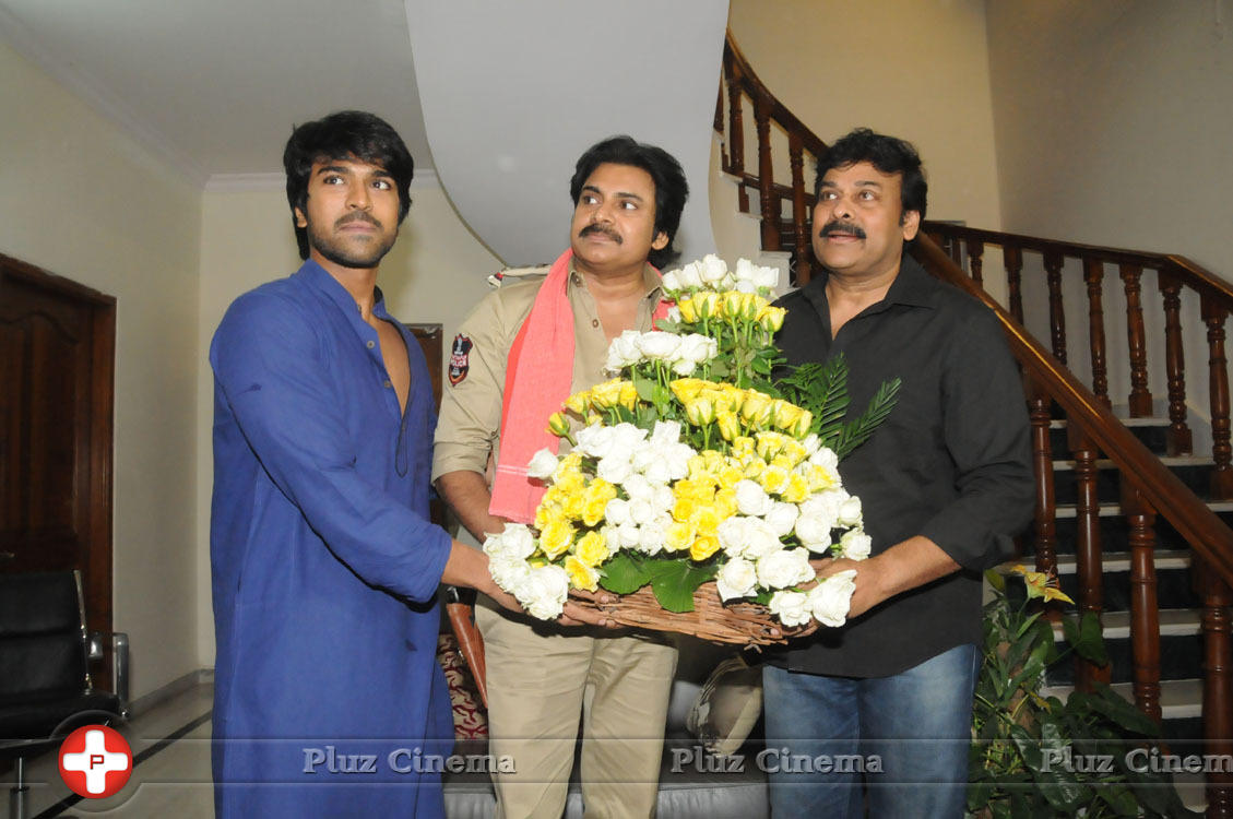 Pawankalyan Meets Chiranjeevi Photos | Picture 1139765