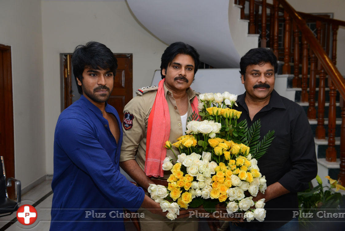 Pawankalyan Meets Chiranjeevi Photos | Picture 1139771