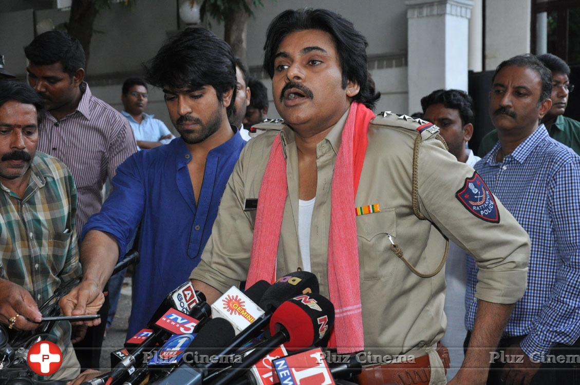 Pawankalyan Meets Chiranjeevi Photos | Picture 1139773