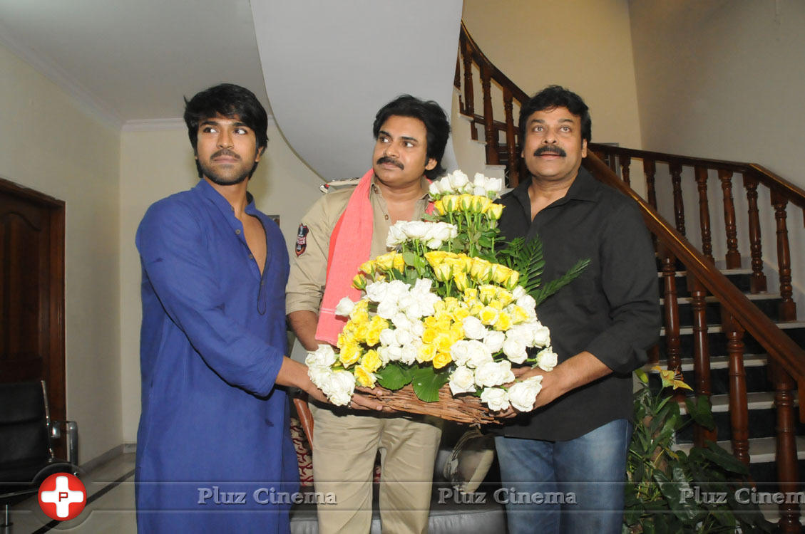 Pawankalyan Meets Chiranjeevi Photos | Picture 1139778