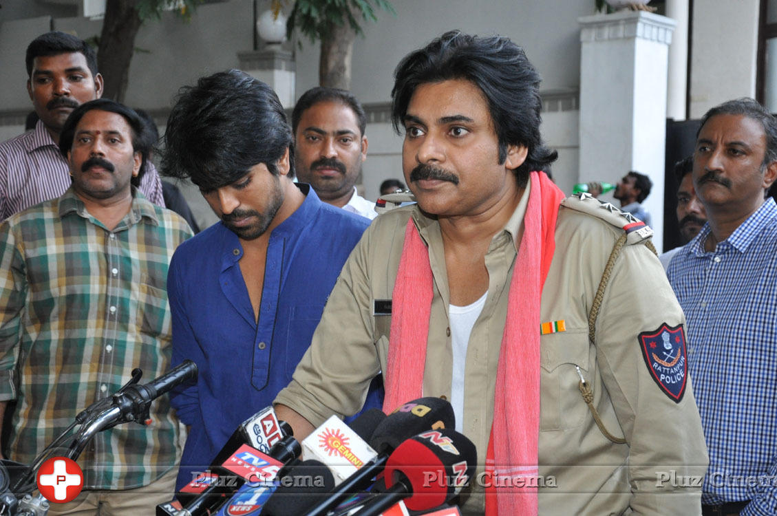 Pawankalyan Meets Chiranjeevi Photos | Picture 1139780