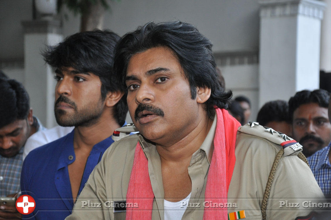 Pawan Kalyan - Pawankalyan Meets Chiranjeevi Photos | Picture 1139787