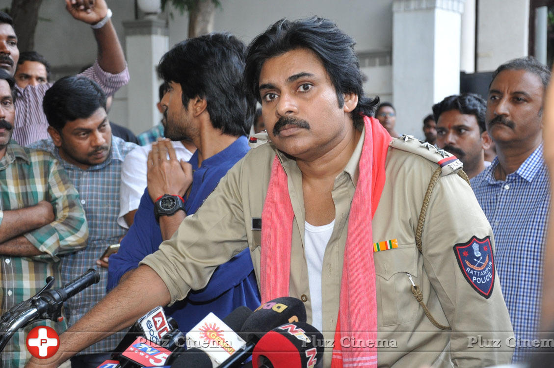 Pawankalyan Meets Chiranjeevi Photos | Picture 1139791