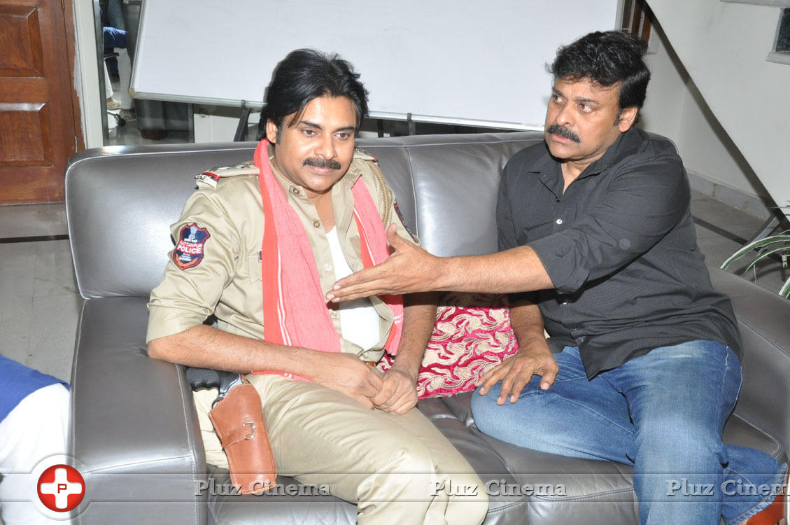 Pawankalyan Meets Chiranjeevi Photos | Picture 1139815