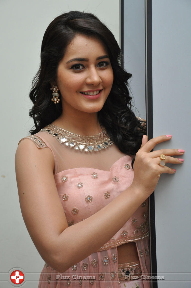 Rashi Khanna at Bengal Tiger Movie Audio Launch Photos | Picture 1139951