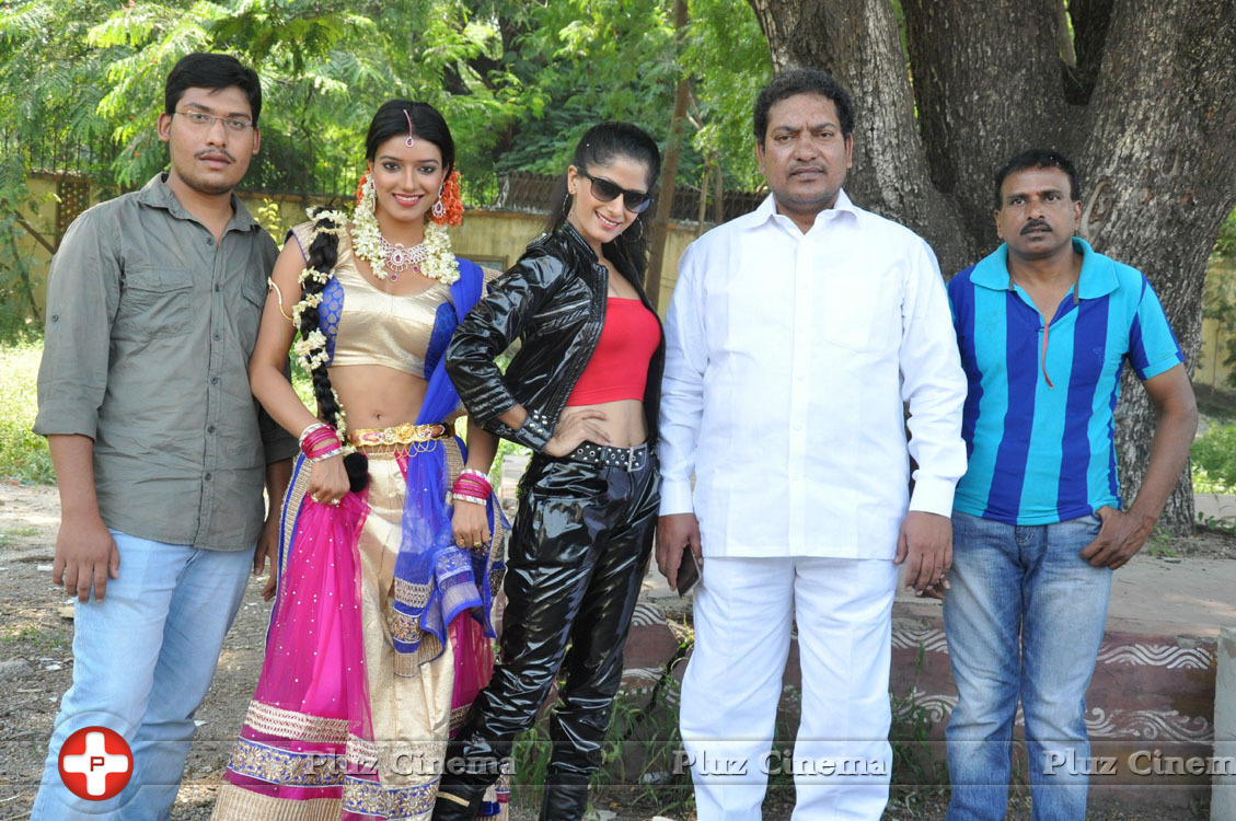 Junction Lo Jayamalini Movie Opening Stills | Picture 1144101