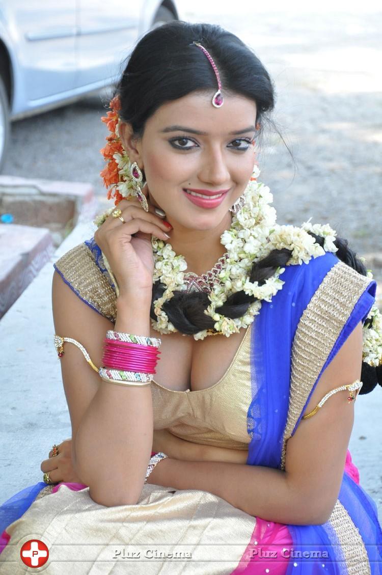 Maneesha Singh at Junction Lo Jayamalini Movie Opening Photos | Picture 1144123