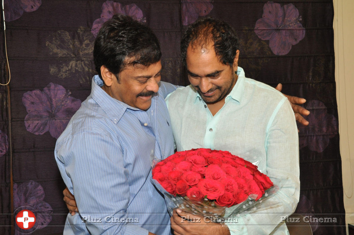 Kanche Team Congratulated by Megastar Chiranjeevi Photos | Picture 1145528