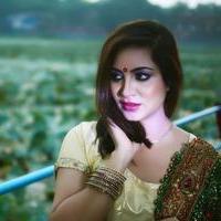 Actress Arshi Khan Outdoor Shoot in Mumbai Photos