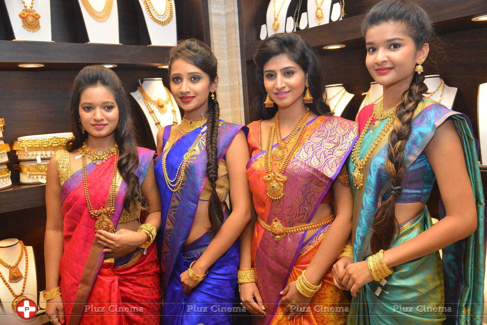 Shamili Launches CMR Jewellery Showroom Stills | Picture 1111378