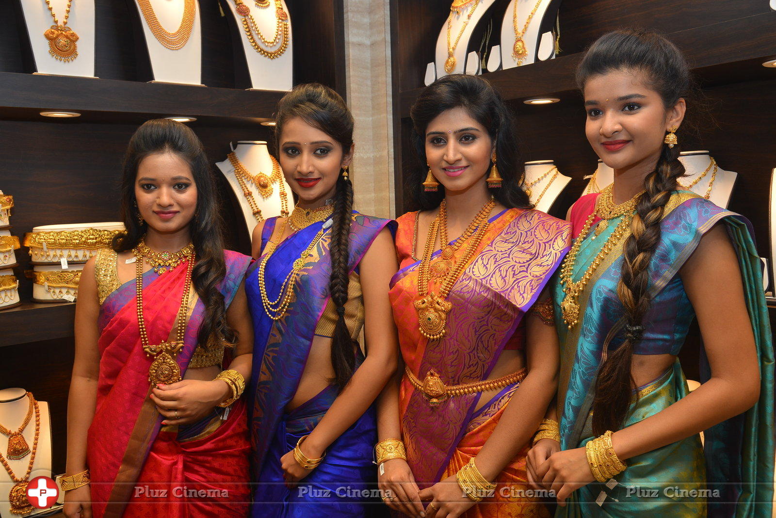 Shamili Launches CMR Jewellery Showroom Stills | Picture 1111379