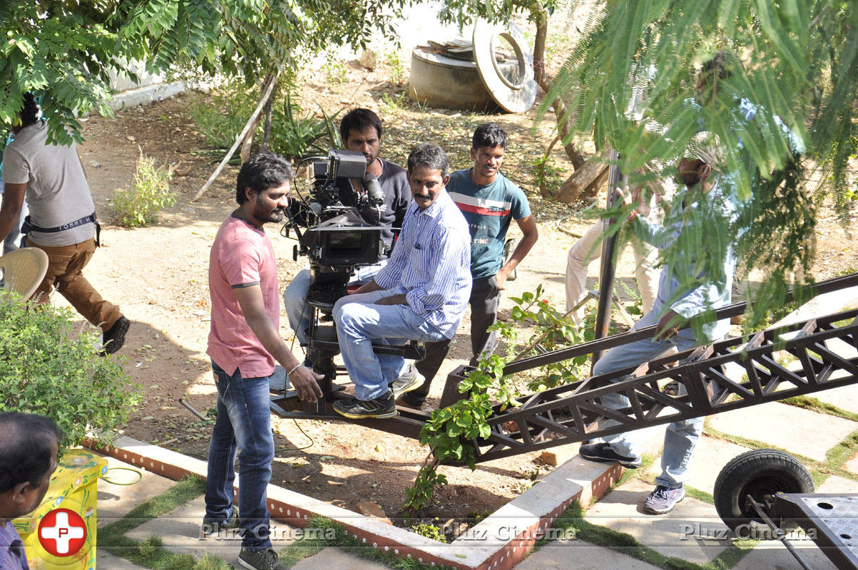 Okkaditho Modalaindi Movie Working Stills | Picture 1116372