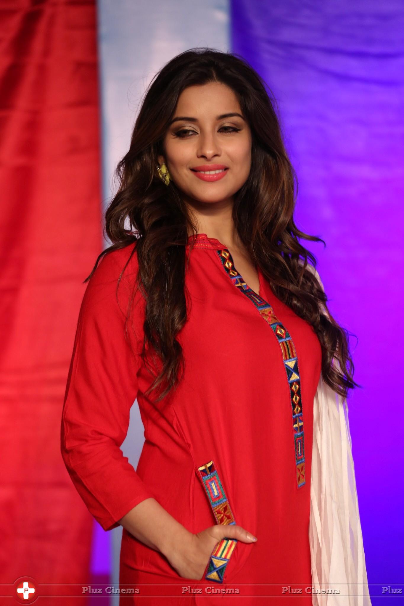 Actress Madhurima Special Gallery | Picture 1127465