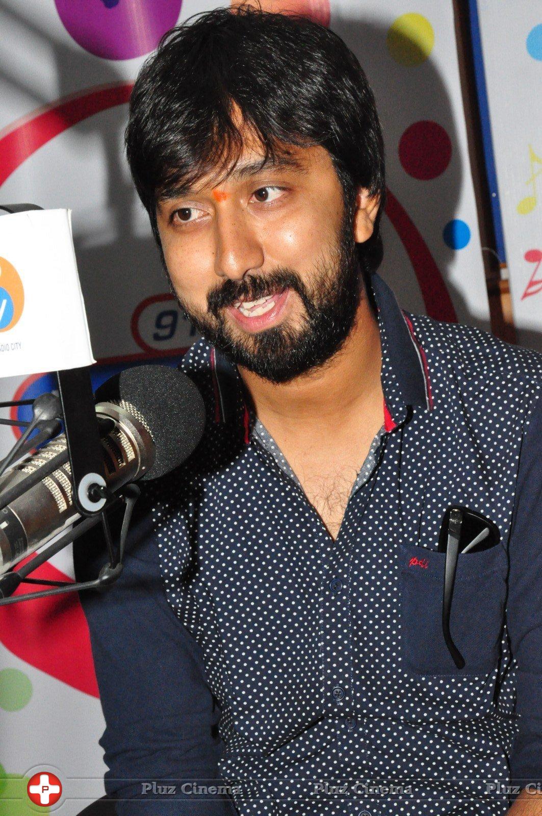 K. S. Ravindra (Writer) - K S Ravindra at Radio City Photos | Picture 1284089