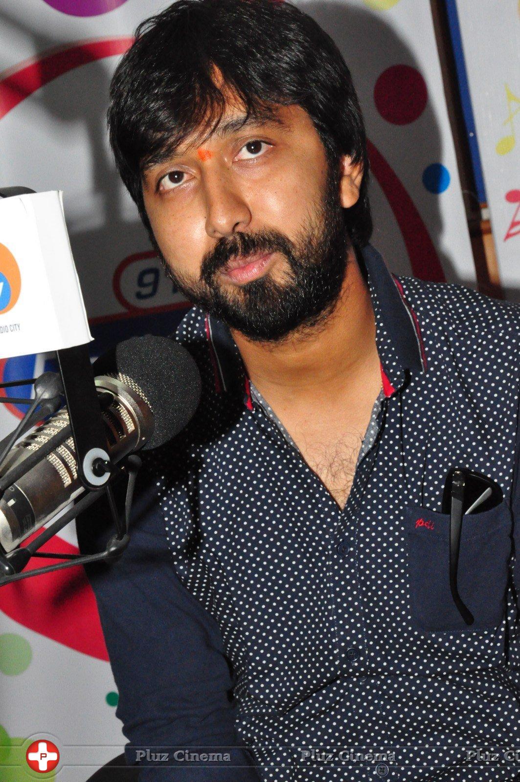 K. S. Ravindra (Writer) - K S Ravindra at Radio City Photos | Picture 1284102