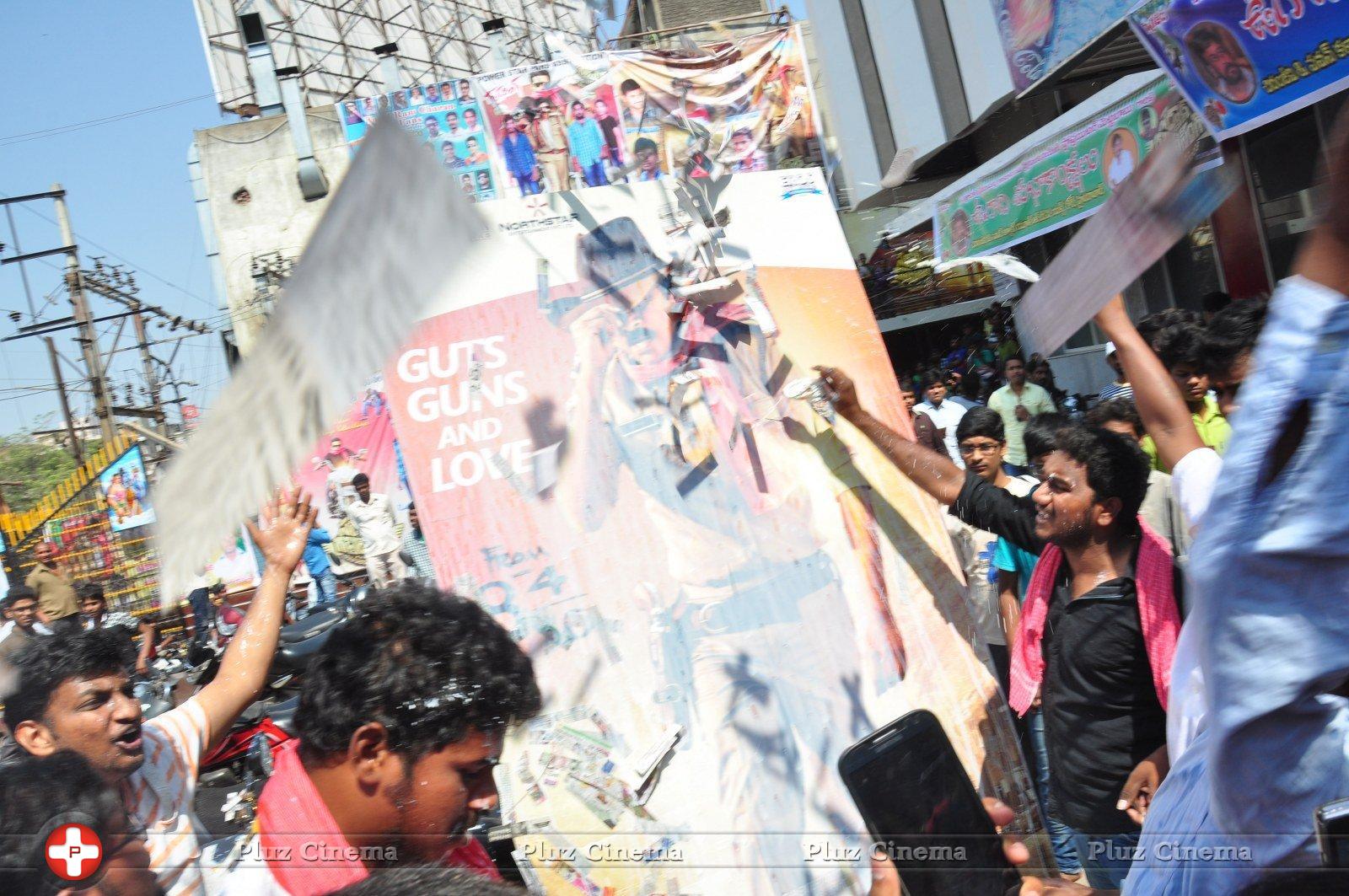 Sardaar Gabbar Singh Hungama at X Roads Stills | Picture 1284929