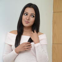 Catherine Tresa New Gallery | Picture 1293450