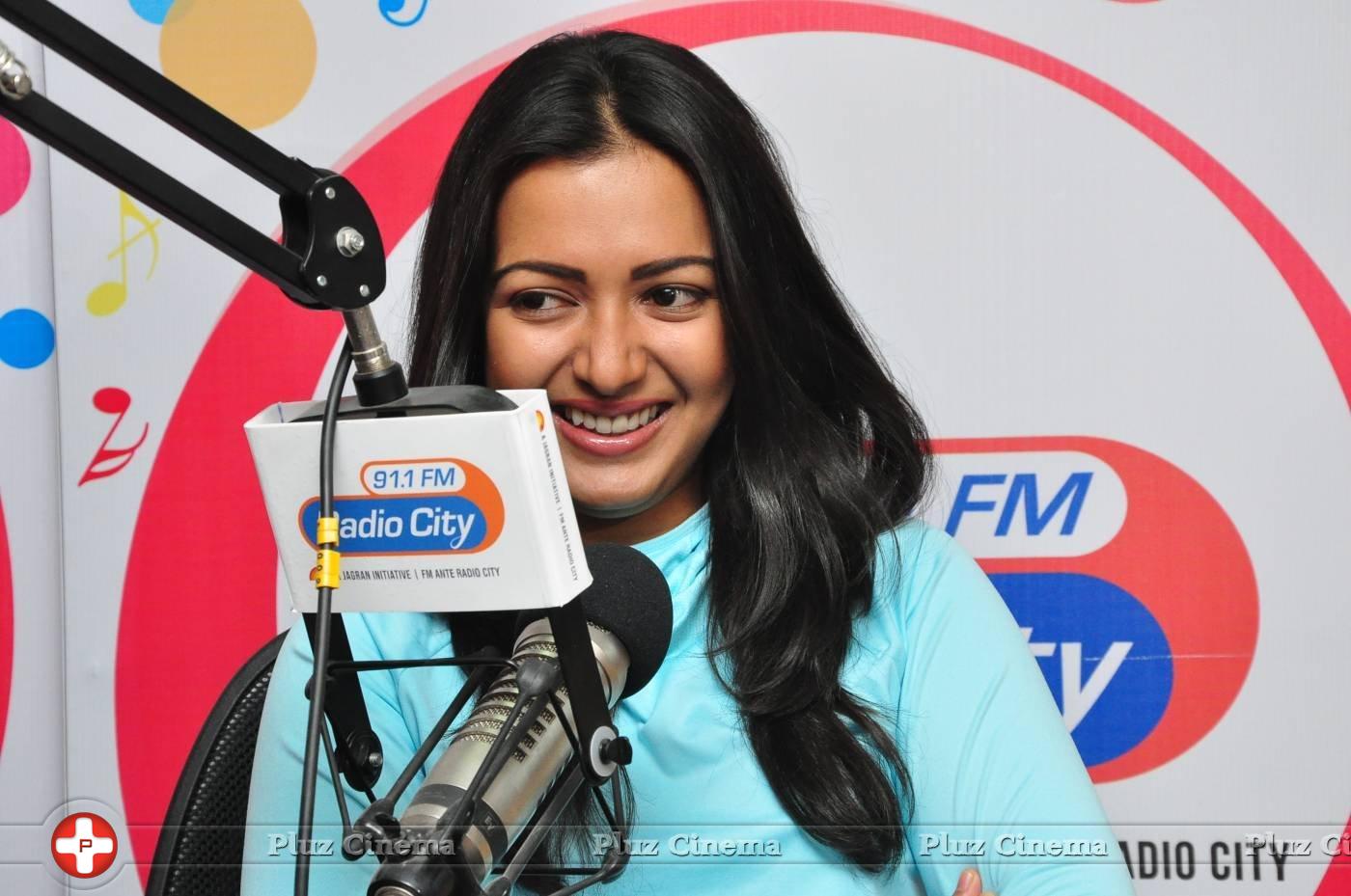 Catherine Tresa at Radio City Stills | Picture 1294779