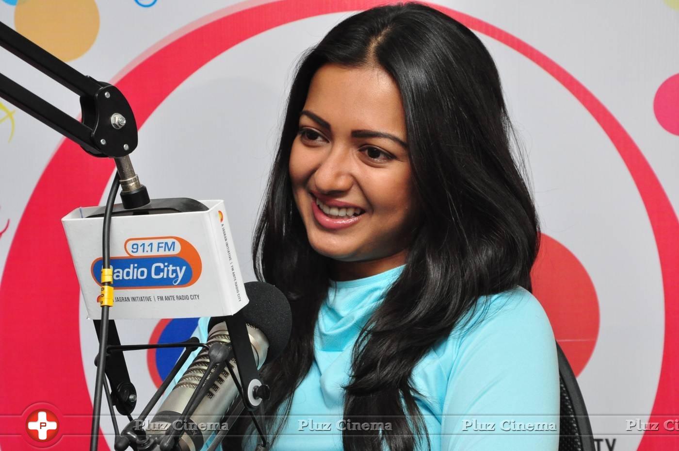 Catherine Tresa at Radio City Stills | Picture 1294780