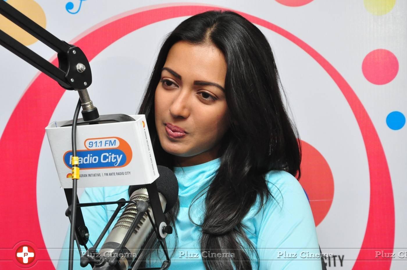 Catherine Tresa at Radio City Stills | Picture 1294782