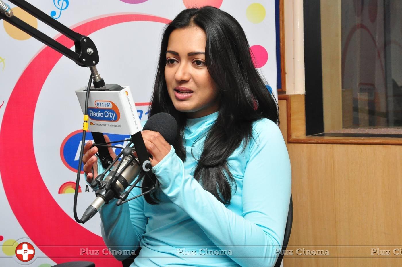 Catherine Tresa at Radio City Stills | Picture 1294784