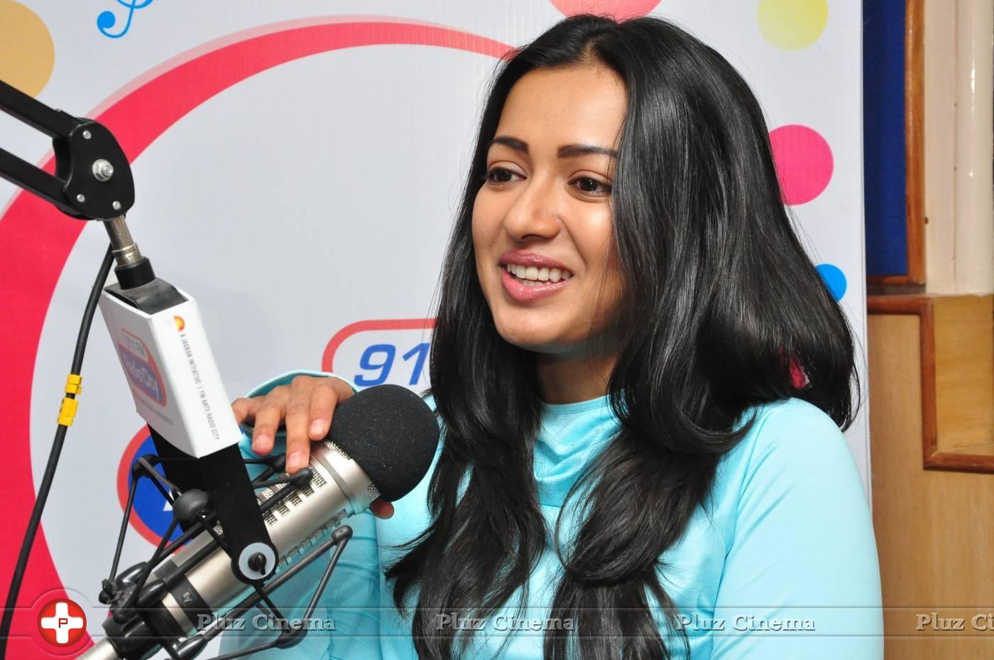 Catherine Tresa at Radio City Stills | Picture 1294787