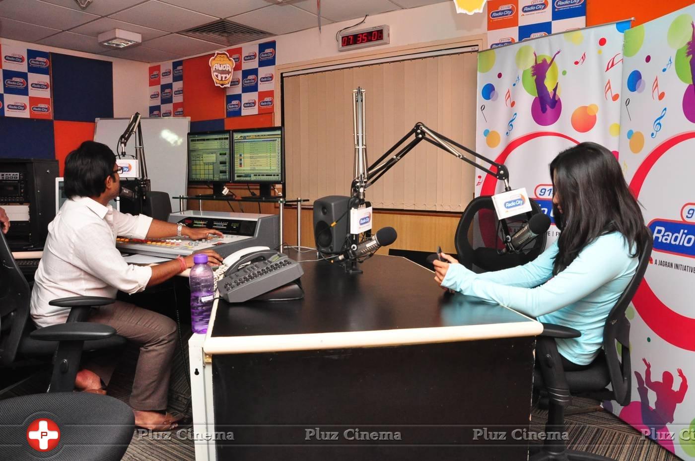 Catherine Tresa at Radio City Stills | Picture 1294794