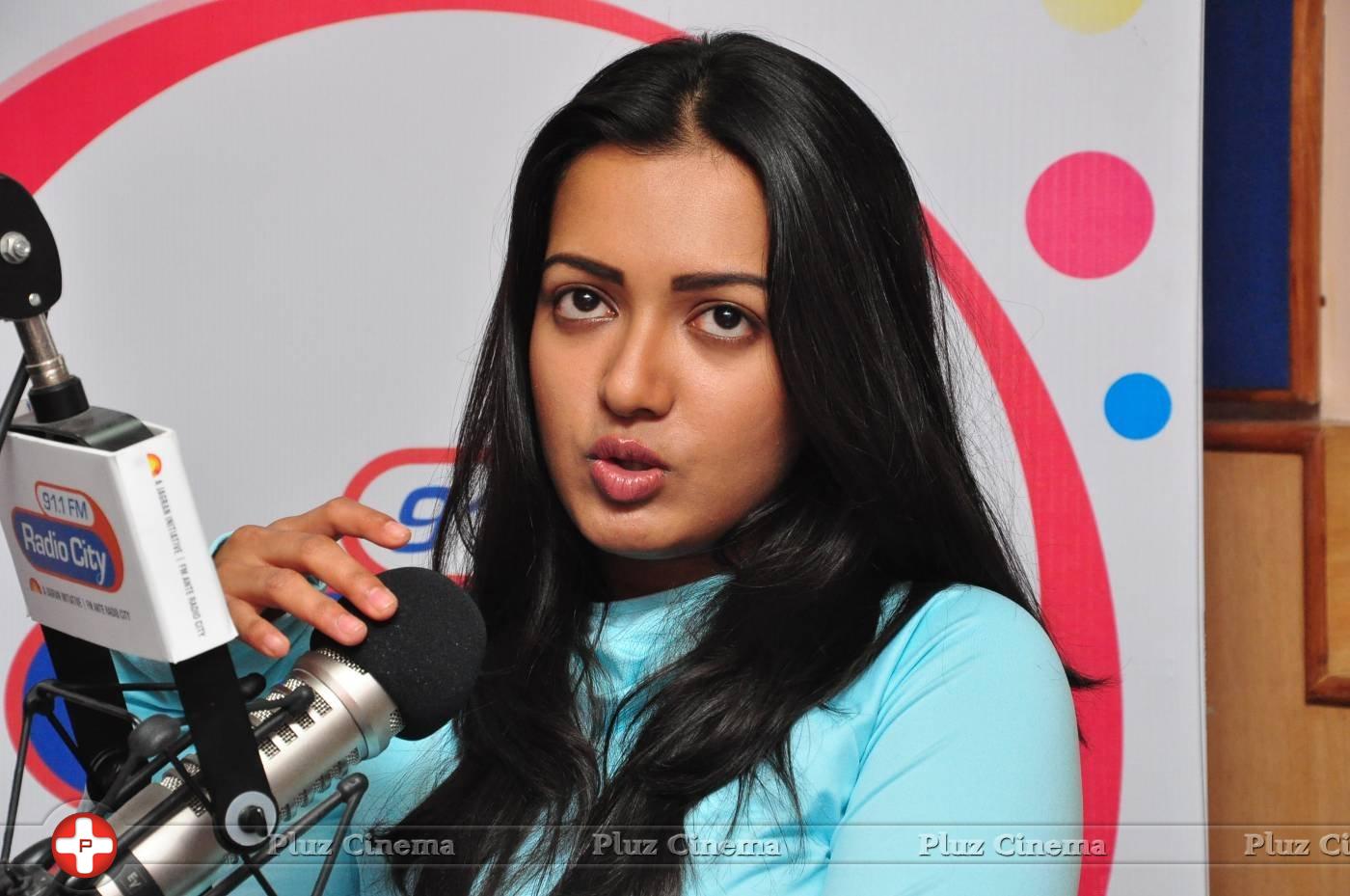 Catherine Tresa at Radio City Stills | Picture 1294817