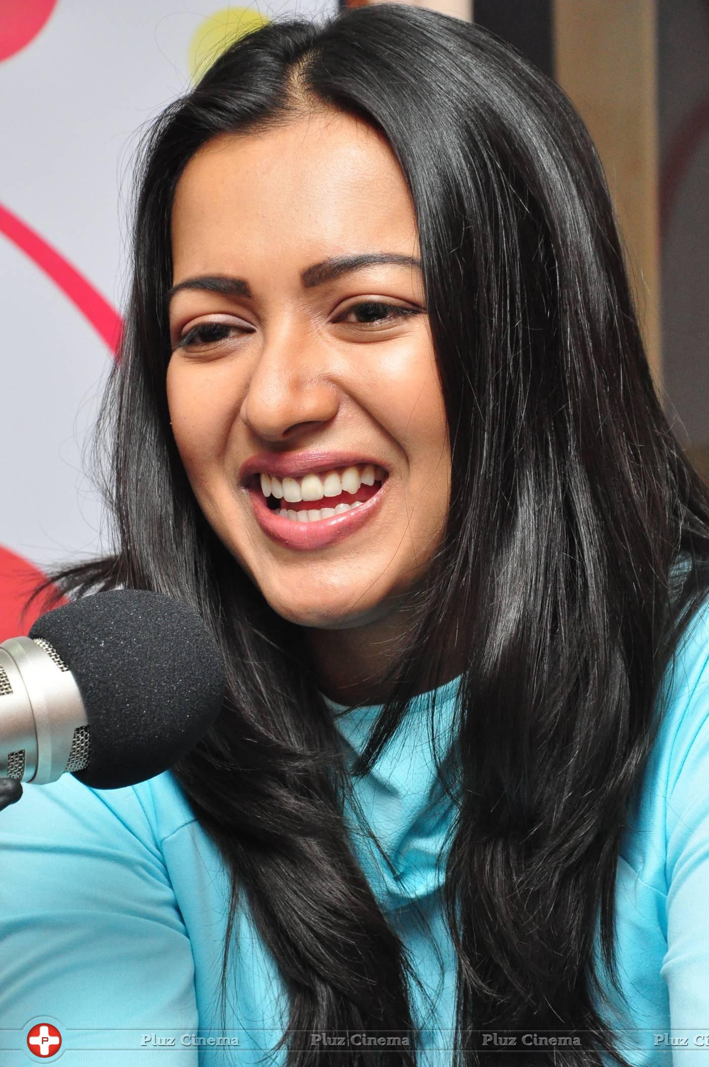 Catherine Tresa at Radio City Stills | Picture 1294856