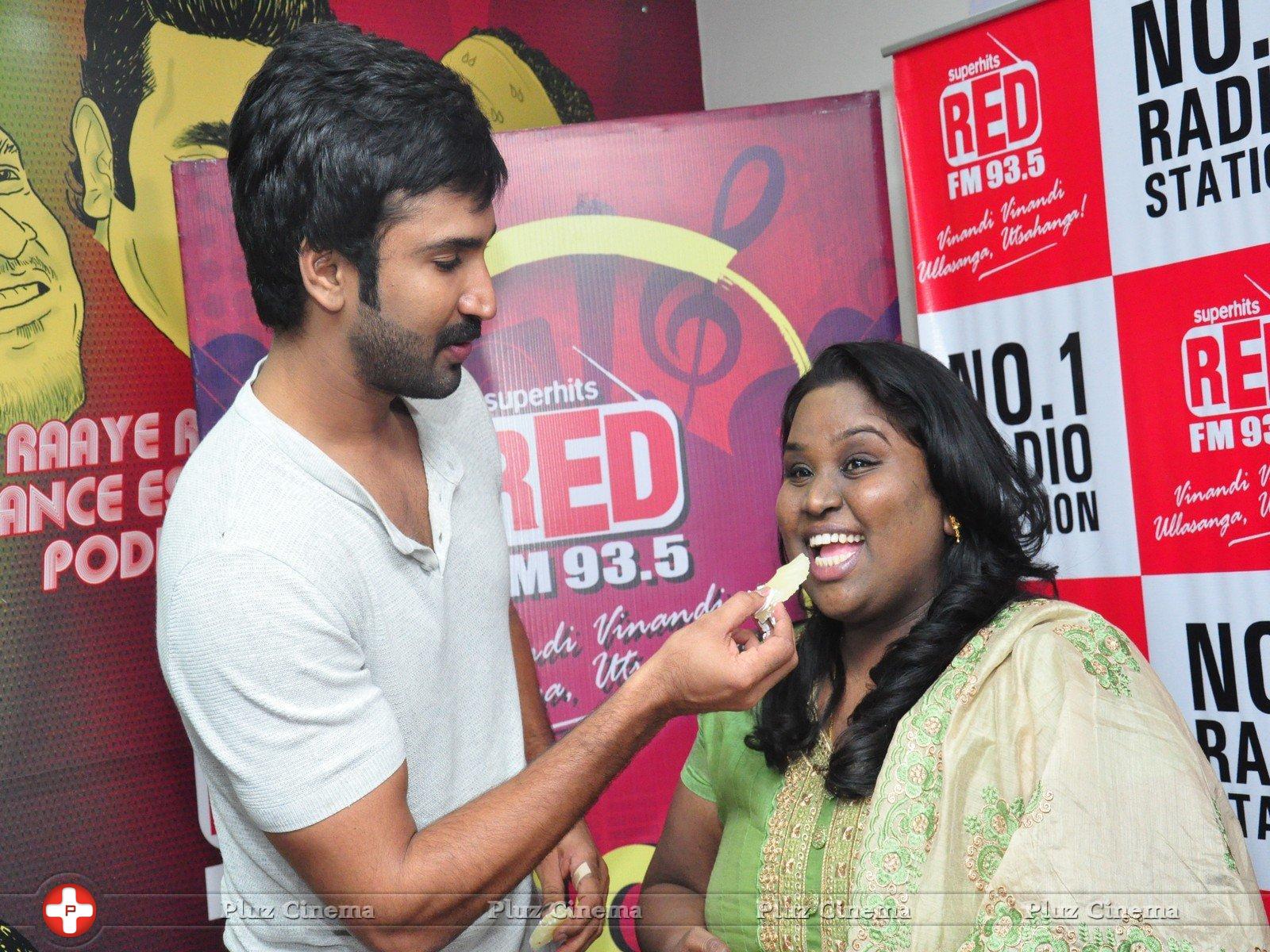 Aadhi at Red FM Photos | Picture 1298117