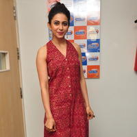 Rakul Preet Singh and Aadhi at Radio City Photos | Picture 1297712