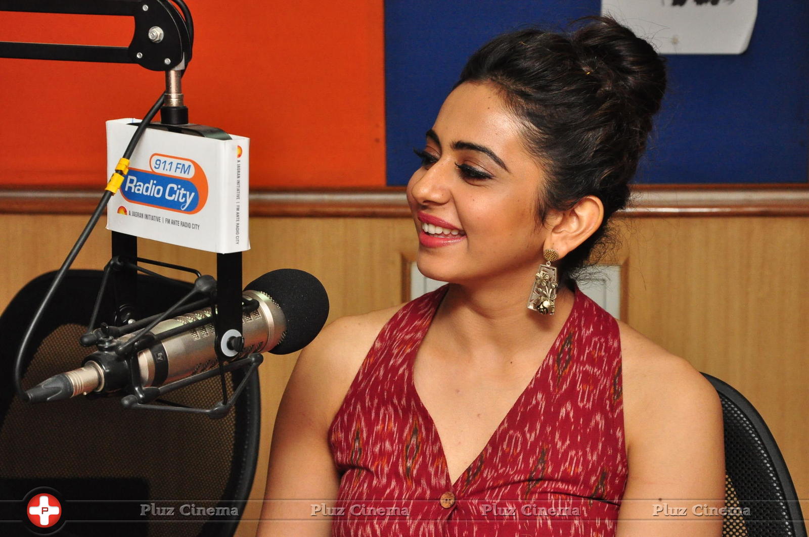 Rakul Preet Singh and Aadhi at Radio City Photos | Picture 1297604