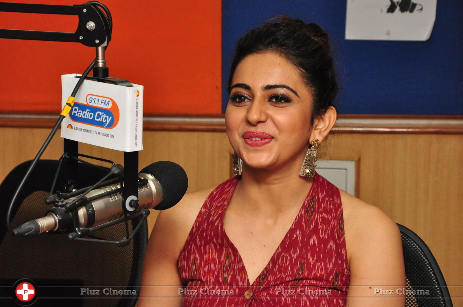 Rakul Preet Singh and Aadhi at Radio City Photos | Picture 1297605