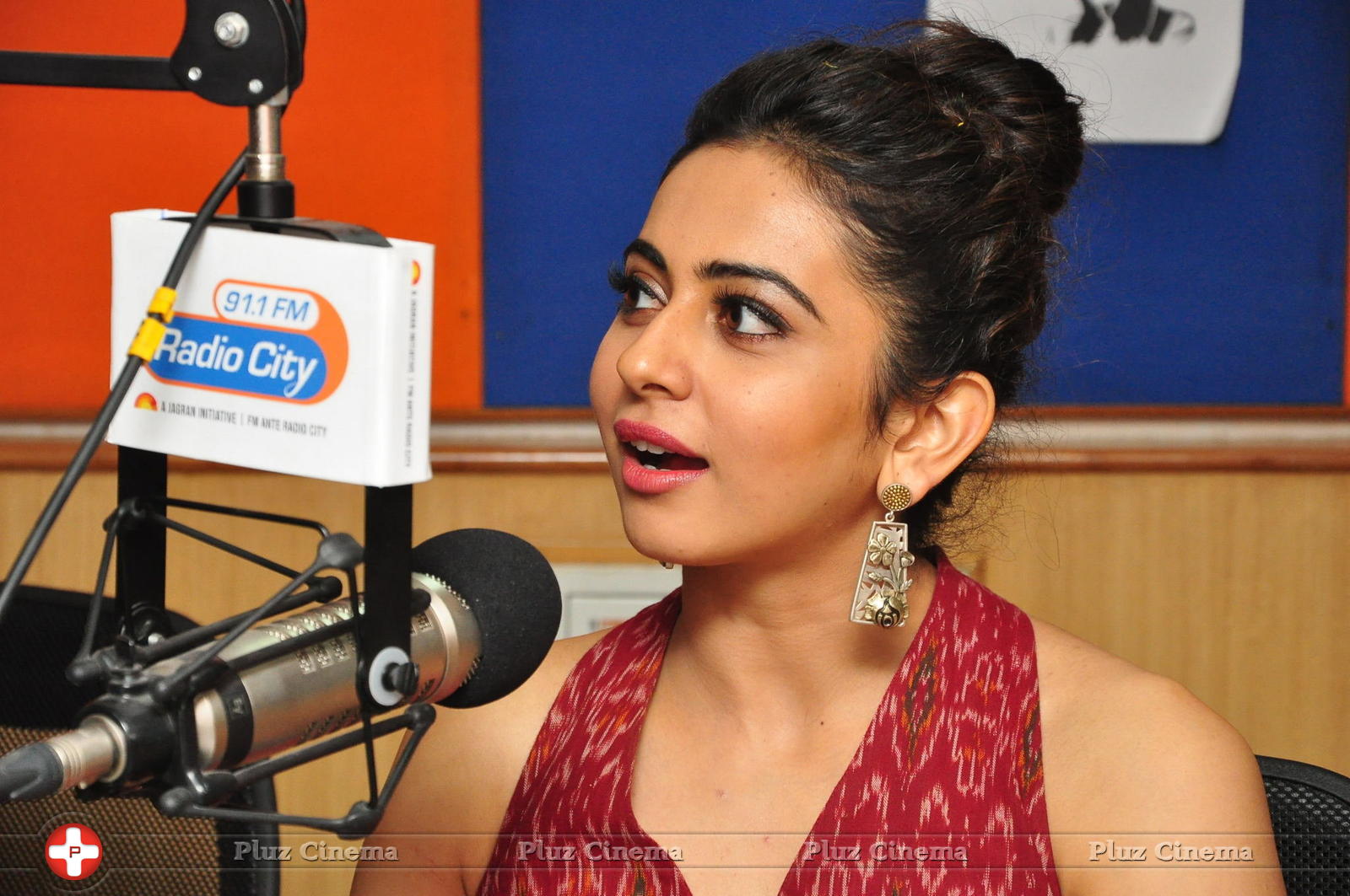 Rakul Preet Singh and Aadhi at Radio City Photos | Picture 1297606