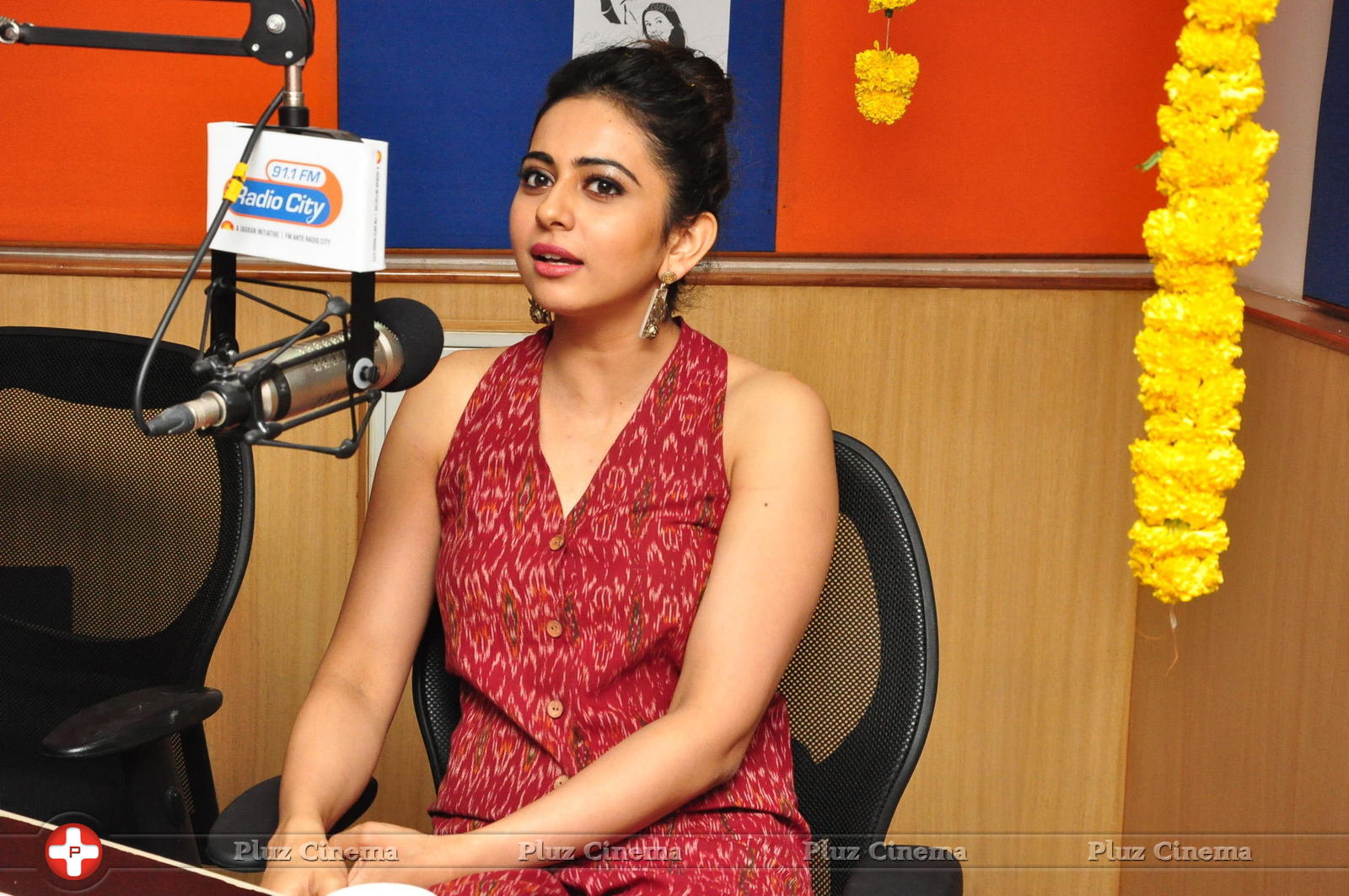 Rakul Preet Singh and Aadhi at Radio City Photos | Picture 1297608