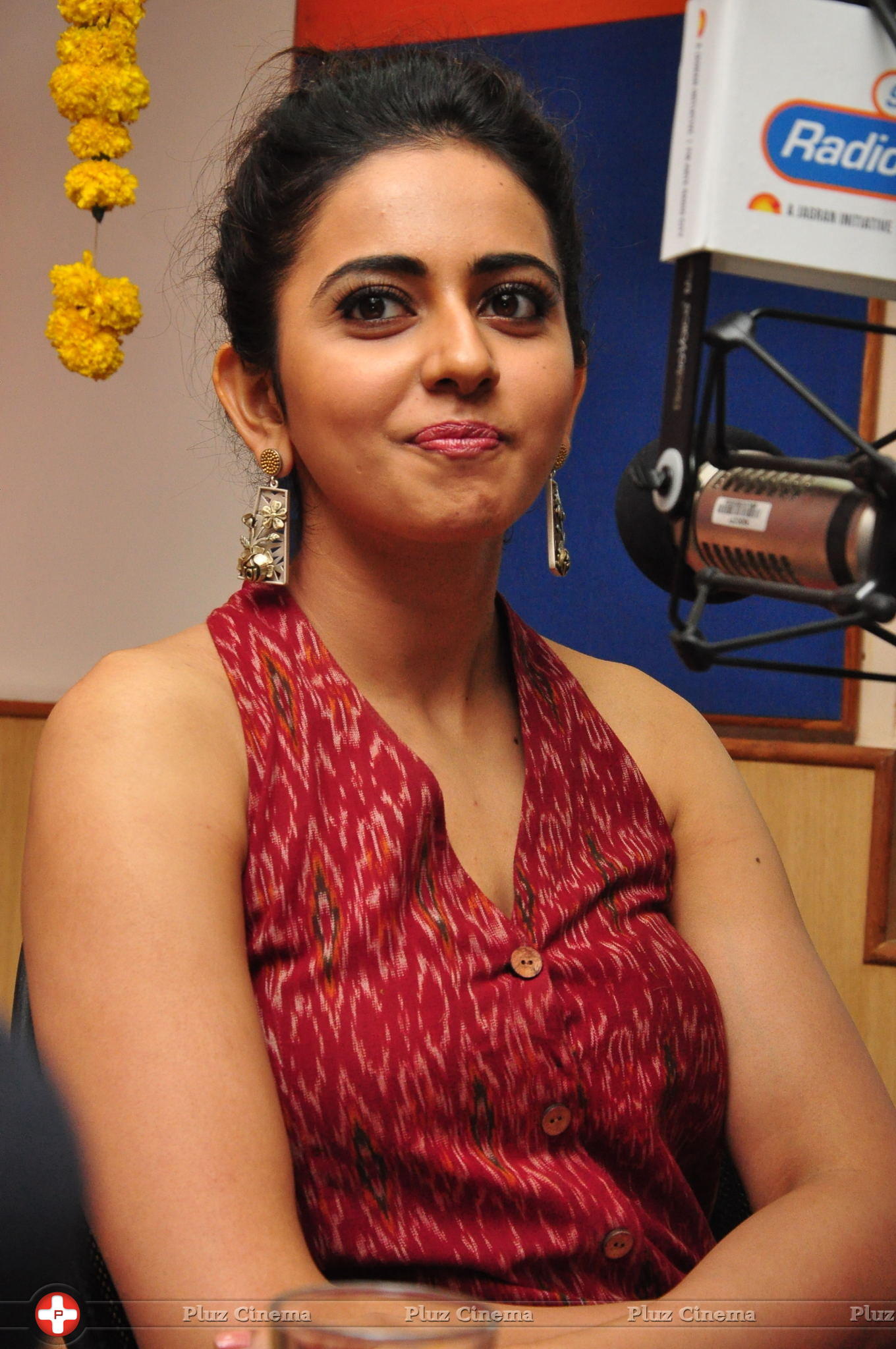 Rakul Preet Singh and Aadhi at Radio City Photos | Picture 1297626