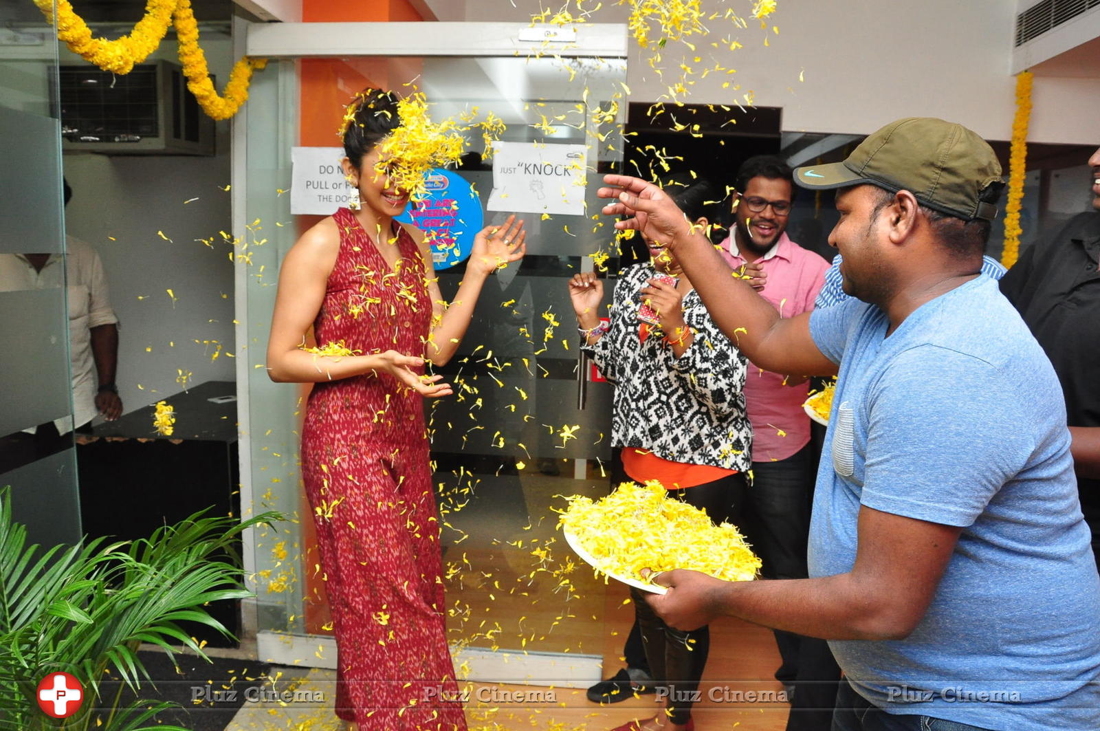 Rakul Preet Singh and Aadhi at Radio City Photos | Picture 1297715