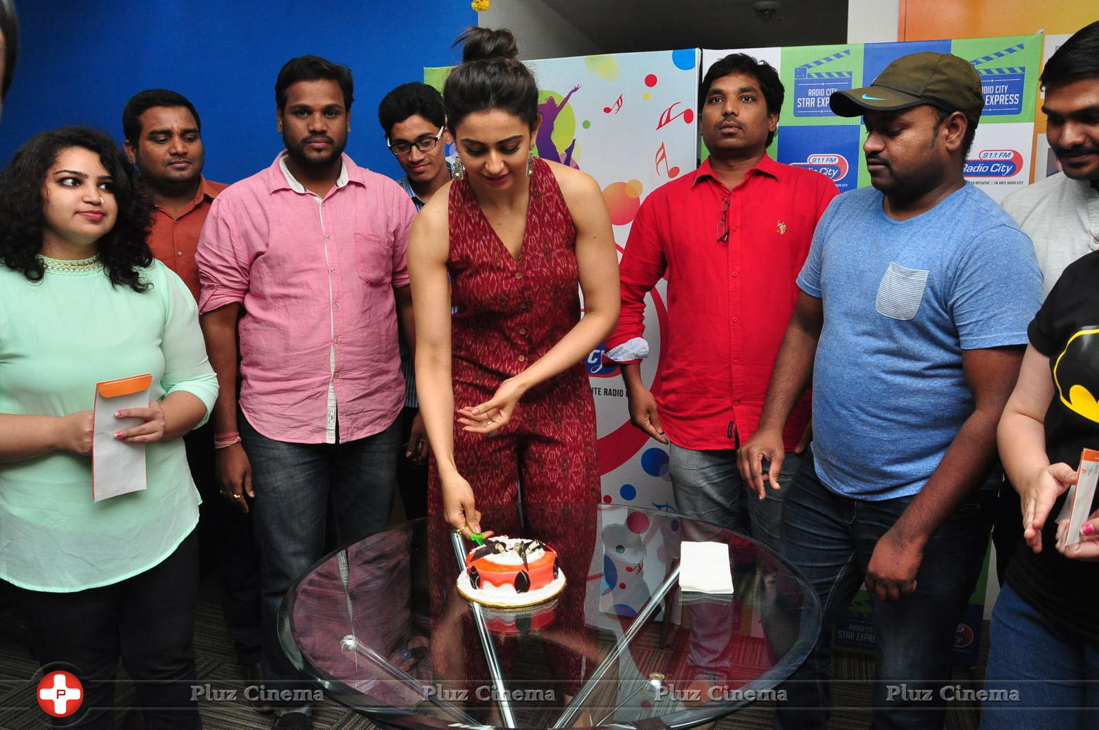 Rakul Preet Singh and Aadhi at Radio City Photos | Picture 1297751