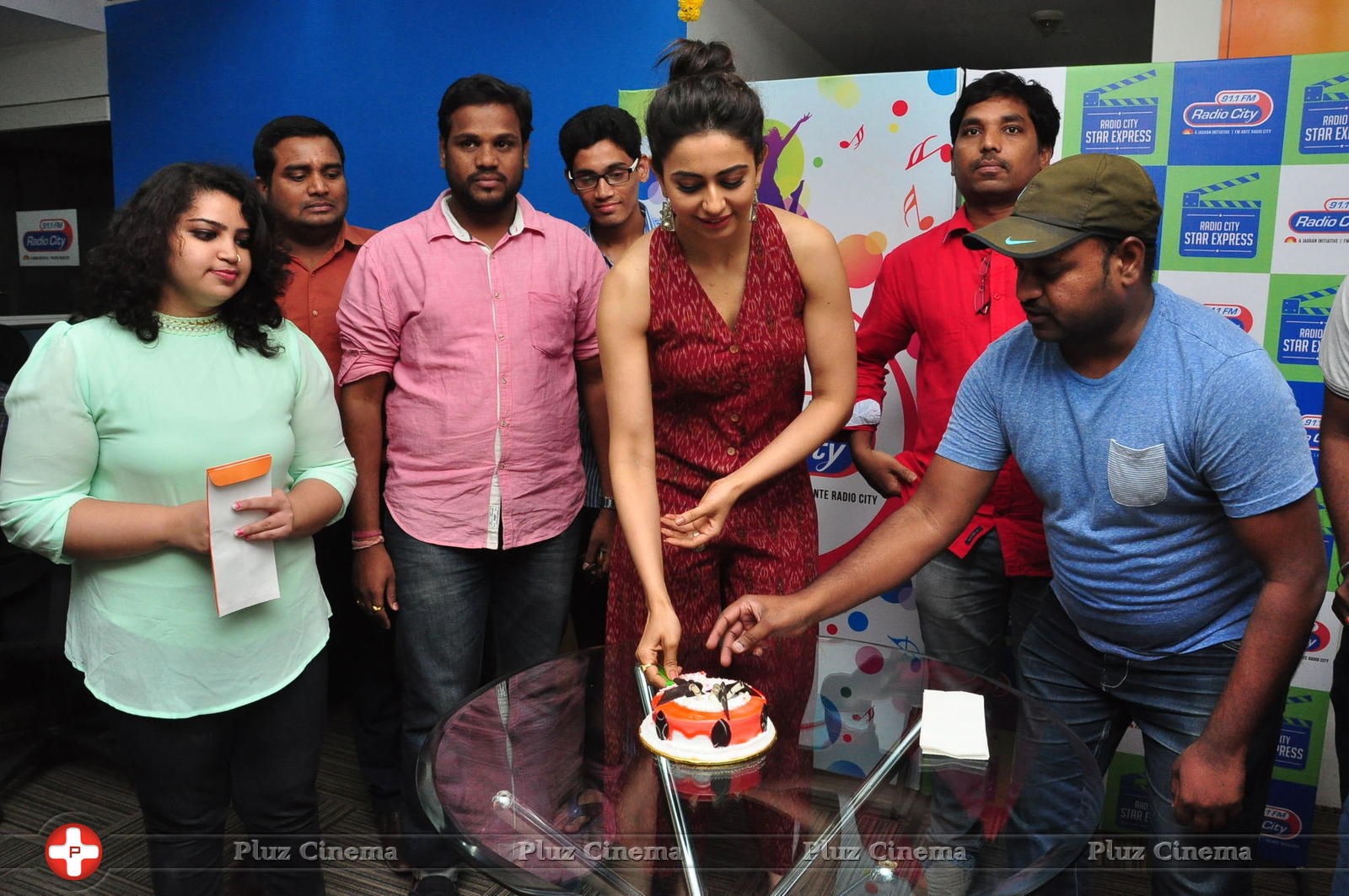 Rakul Preet Singh and Aadhi at Radio City Photos | Picture 1297752