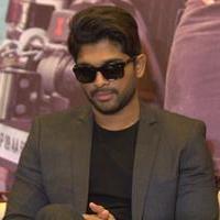 Allu Arjun at Sarrainodu Bangalore Press Meet Photos | Picture 1298432