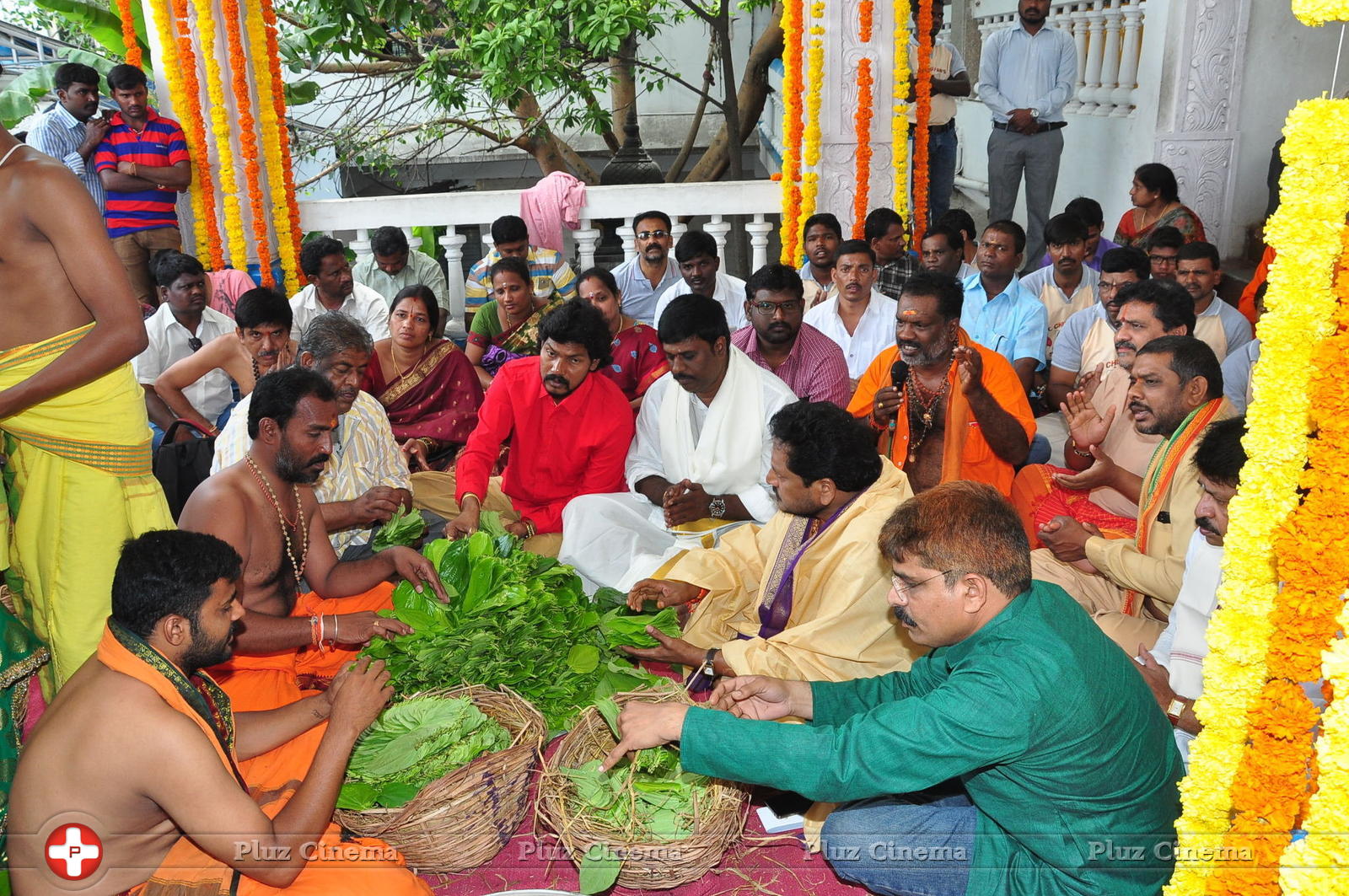 Chiranjeevi Birthday Celebrations at Film Nagar Temple | Picture 1395538