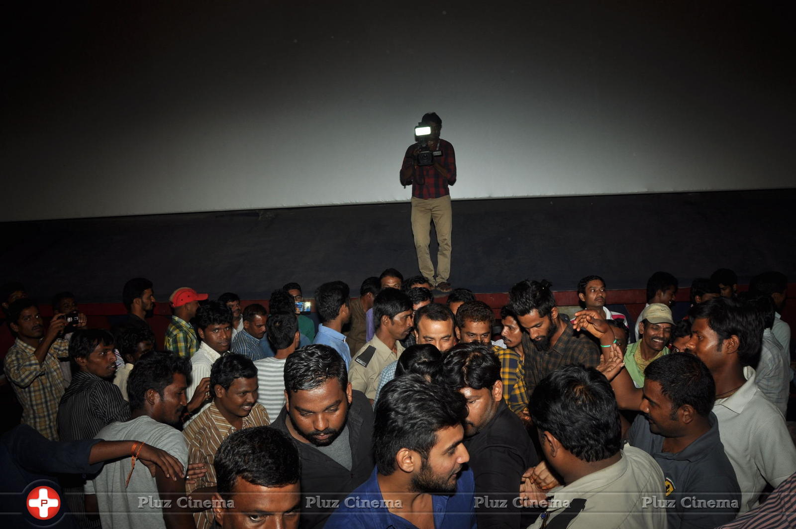 Chuttalabbai Movie Team at Chandra kala Theatre | Picture 1396074