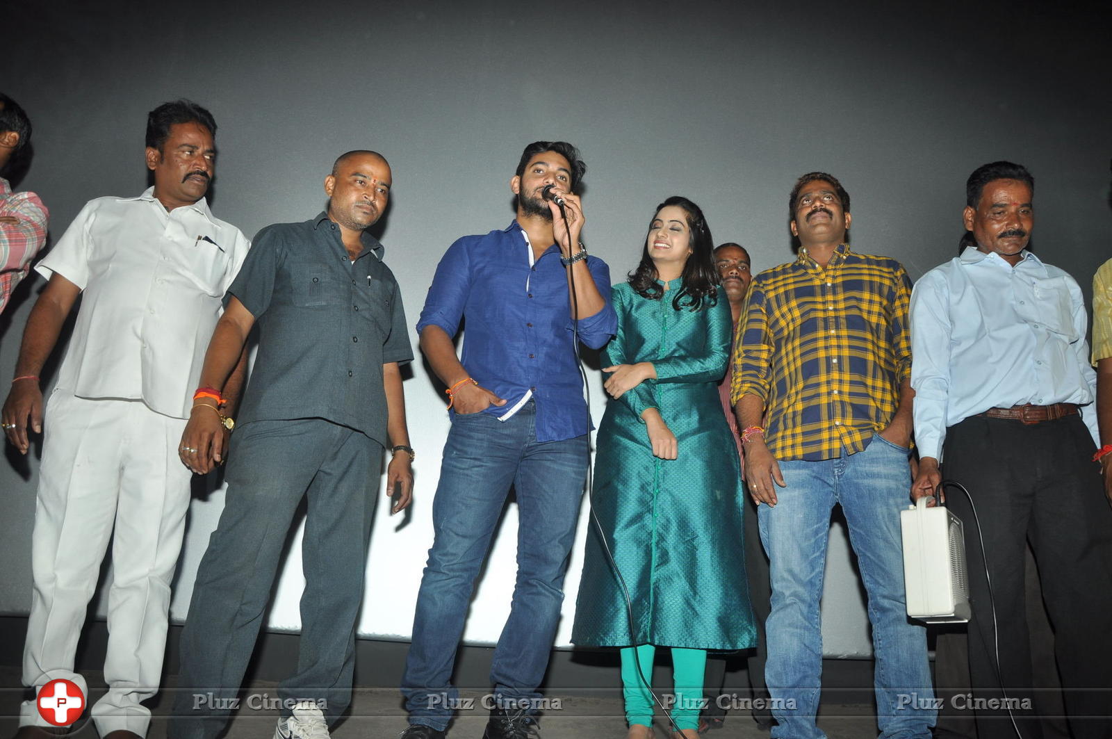 Chuttalabbai Movie Team at Sri Mayuri | Picture 1396117