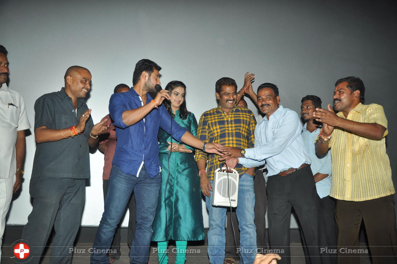 Chuttalabbai Movie Team at Sri Mayuri | Picture 1396149