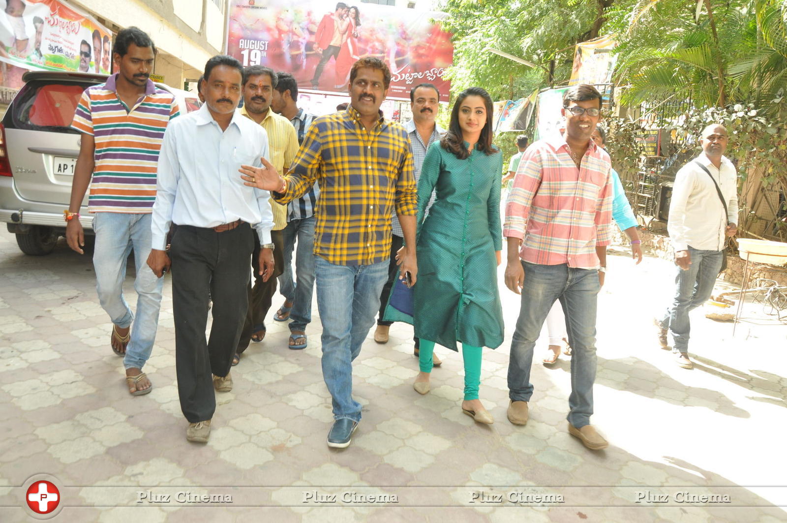 Chuttalabbai Movie Team at Sri Mayuri | Picture 1396165