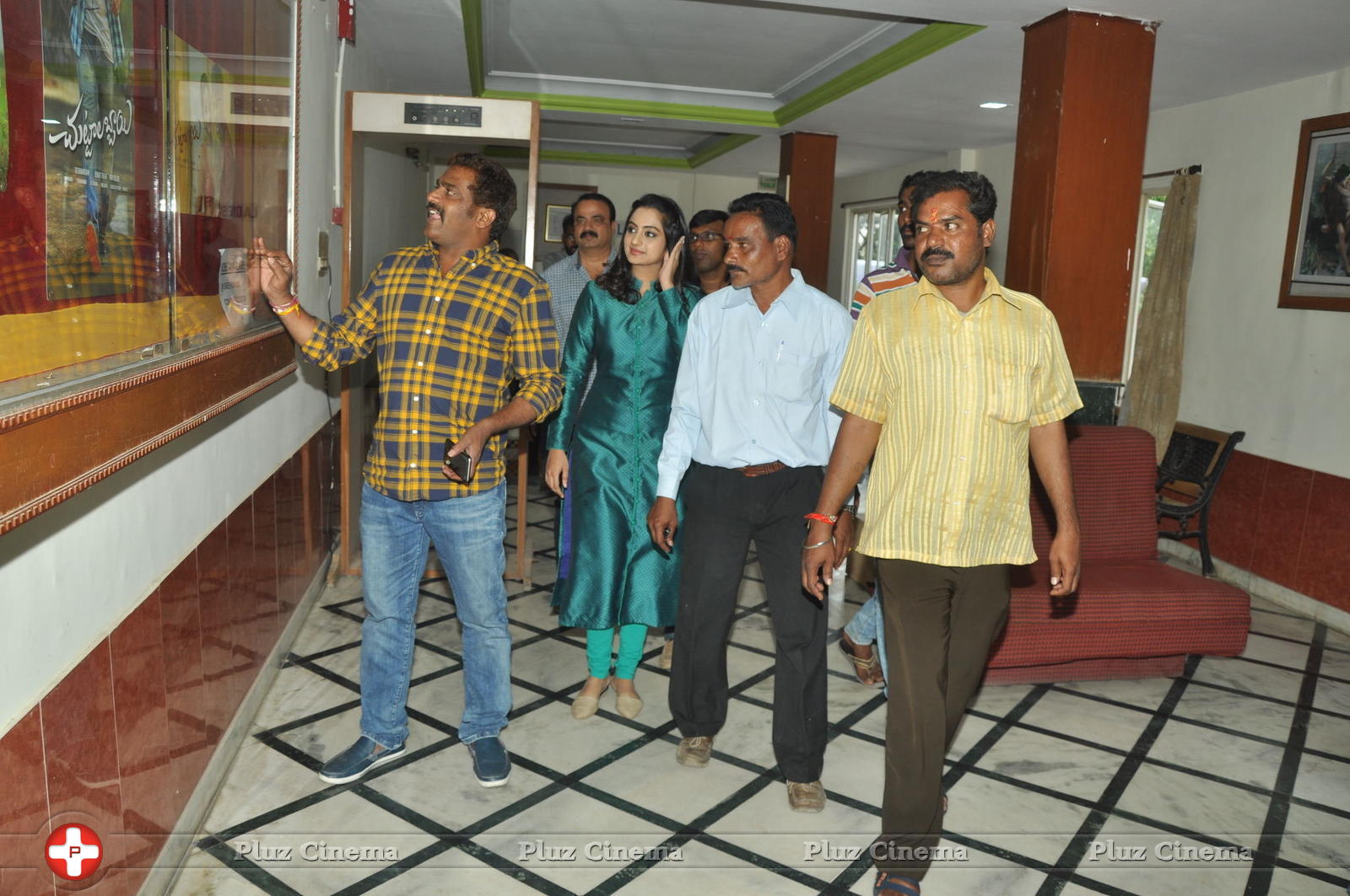 Chuttalabbai Movie Team at Sri Mayuri | Picture 1396179