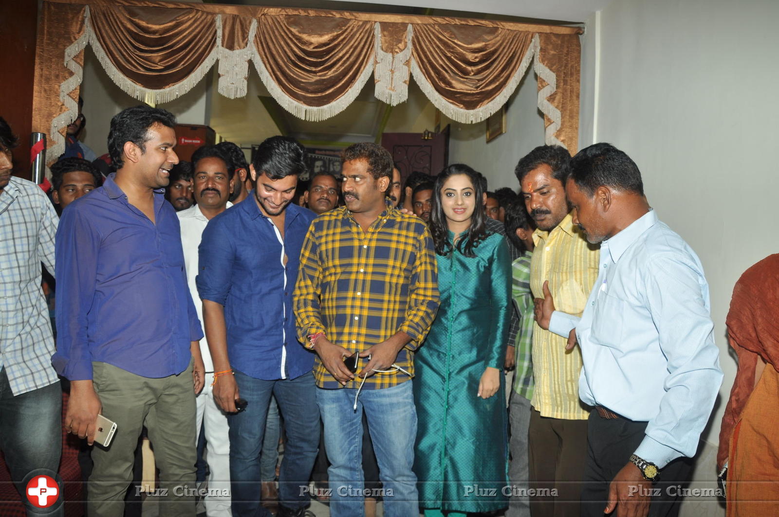 Chuttalabbai Movie Team at Sri Mayuri | Picture 1396227